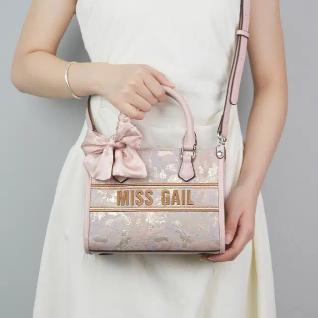 MISS GAIL PU
