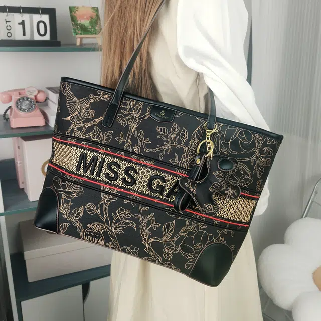 MISS GAIL Tote