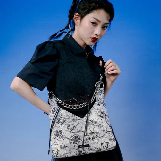 哐花村 刺绣花纹菱格绣花链条包 涤纶 女包百搭通勤斜挎包大容量单肩包手提包 女 未闻花名