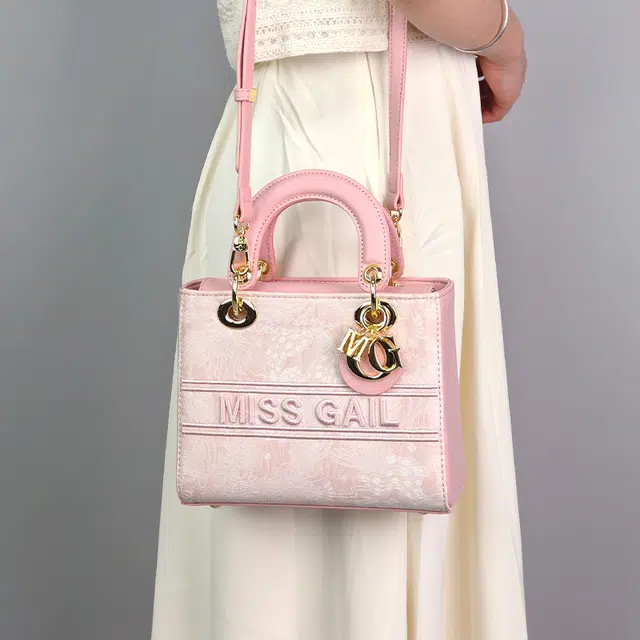 MISS GAIL logo