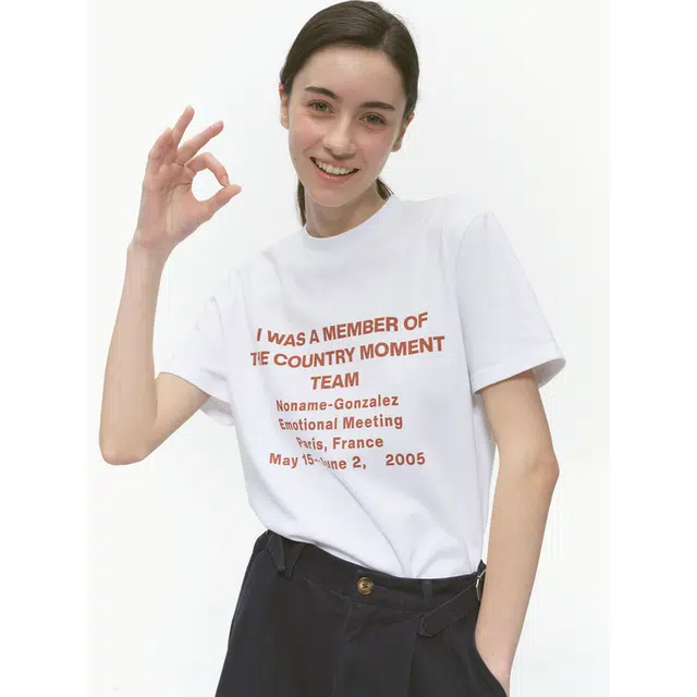 COUNTRY MOMENT T