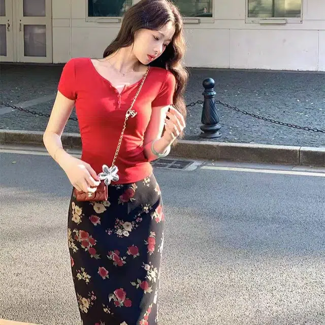 依钗 韩系设计感短袖上衣与碎花半身裙组合裙装套装 女款