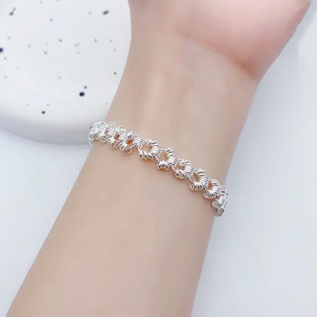 990