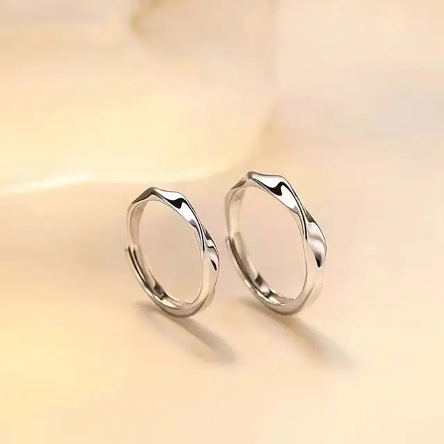 925