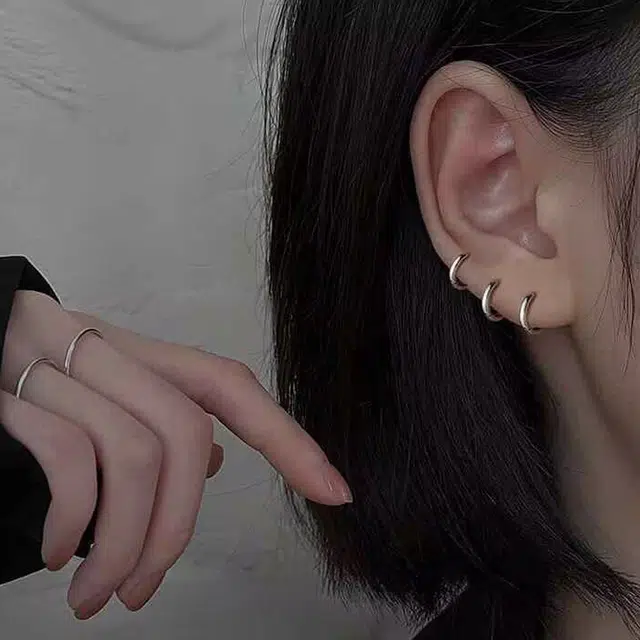 990