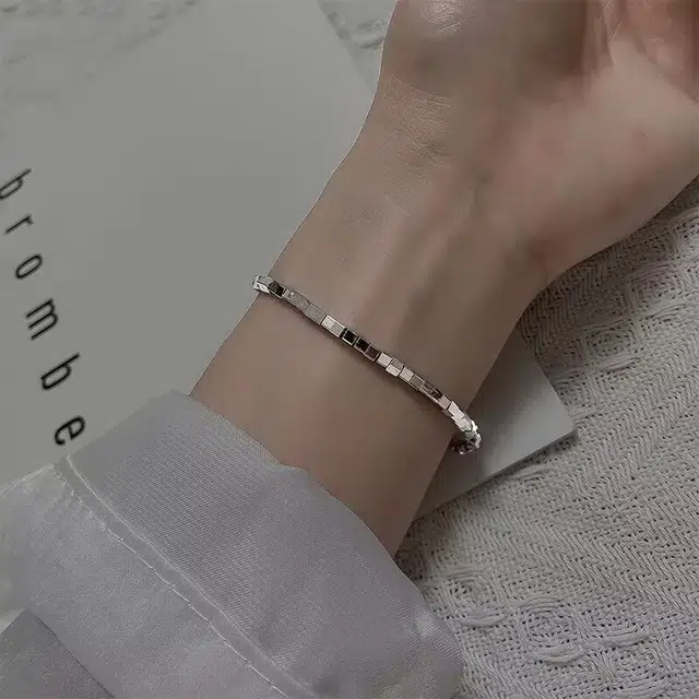 ins 990