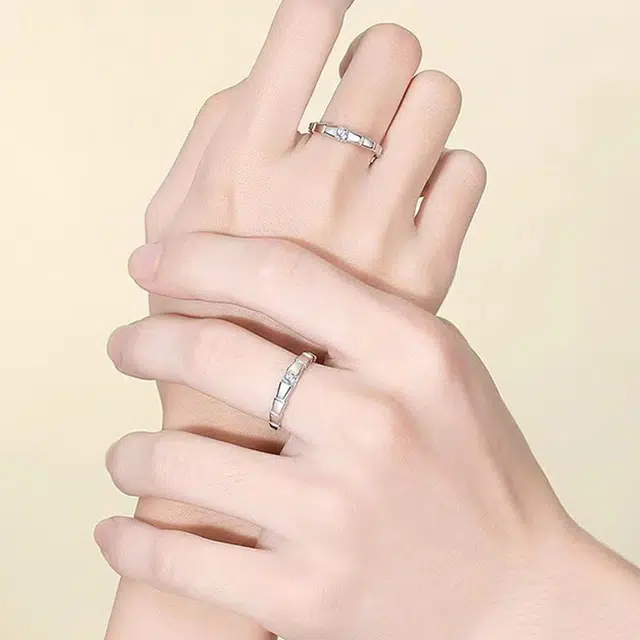 925