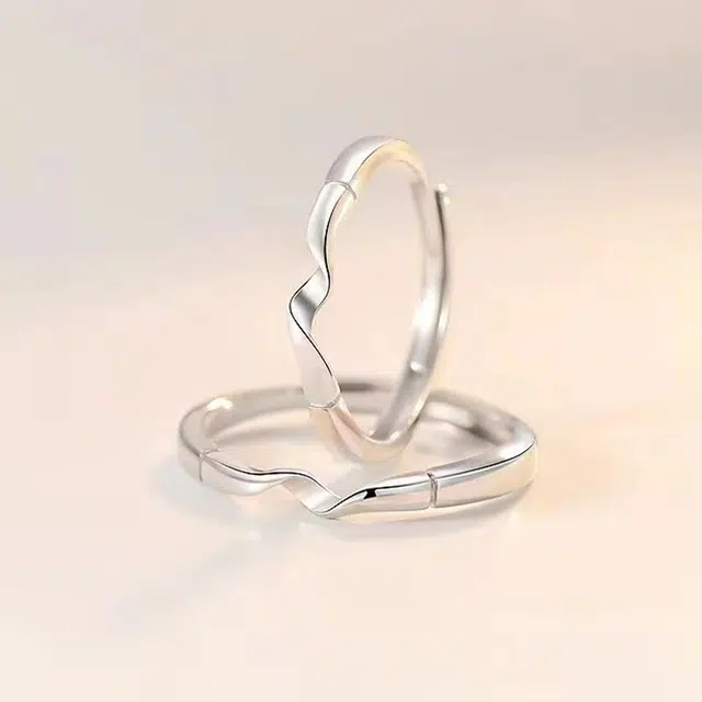 925
