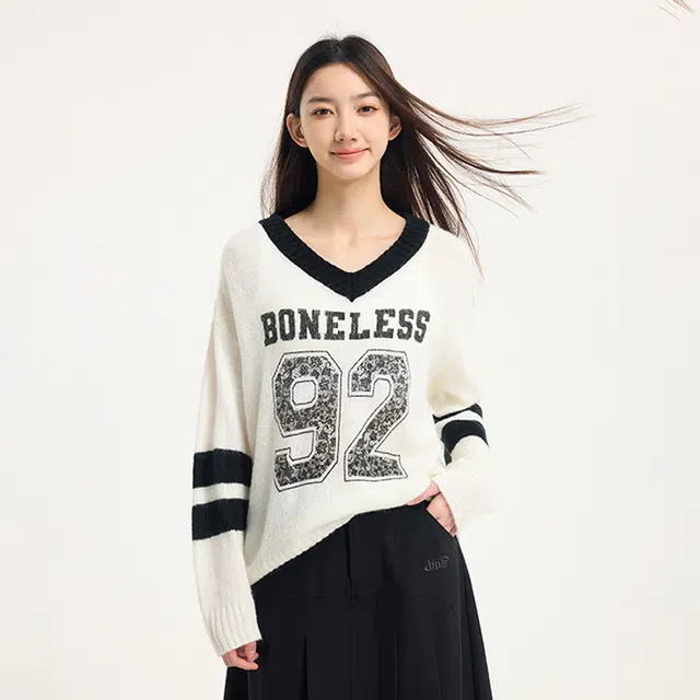 BONELESS VLogo