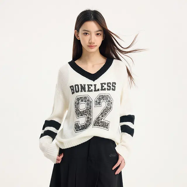 BONELESS VLogo
