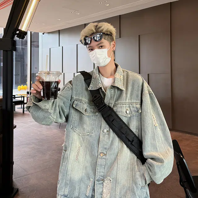 Fakeyoung
