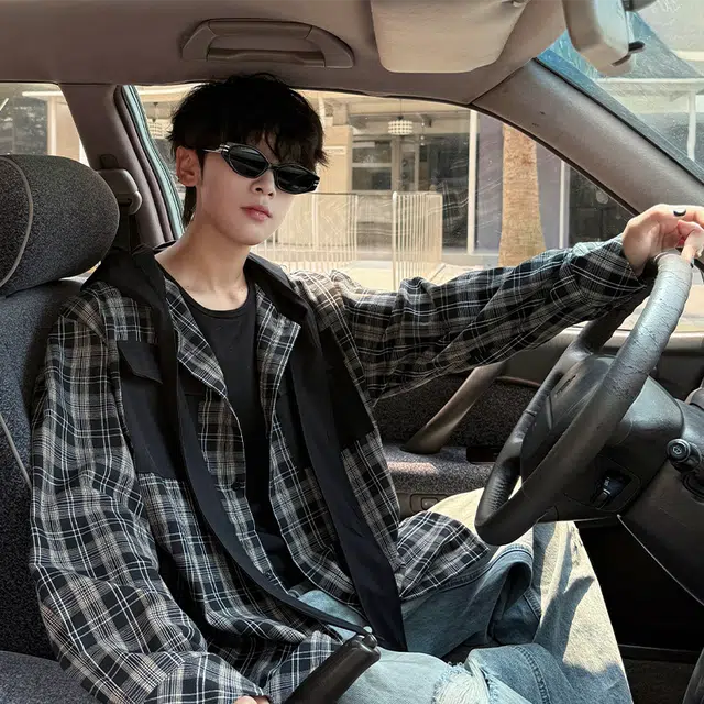 Fakeyoung