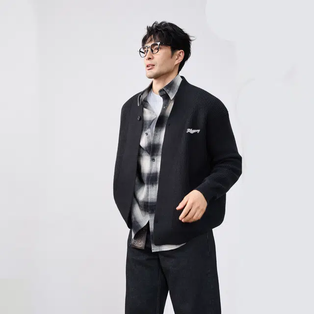 Fakeyoung logoV