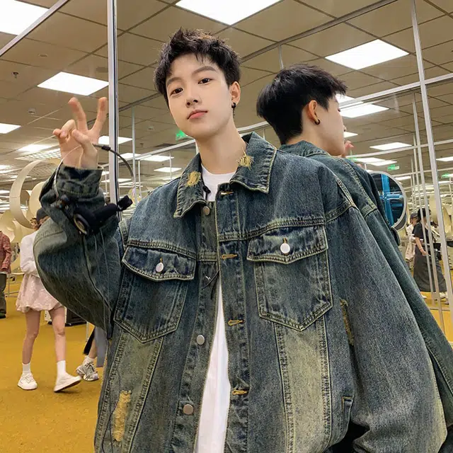 Fakeyoung