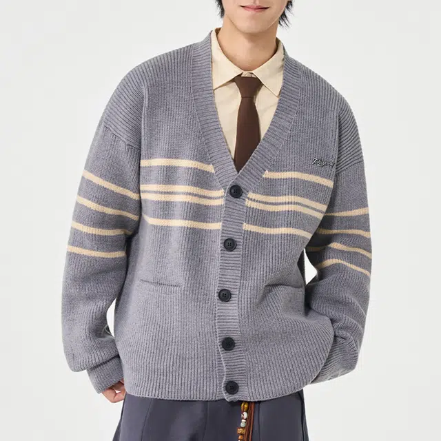 Fakeyoung Vlogo