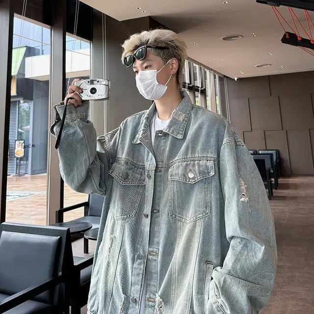 Fakeyoung