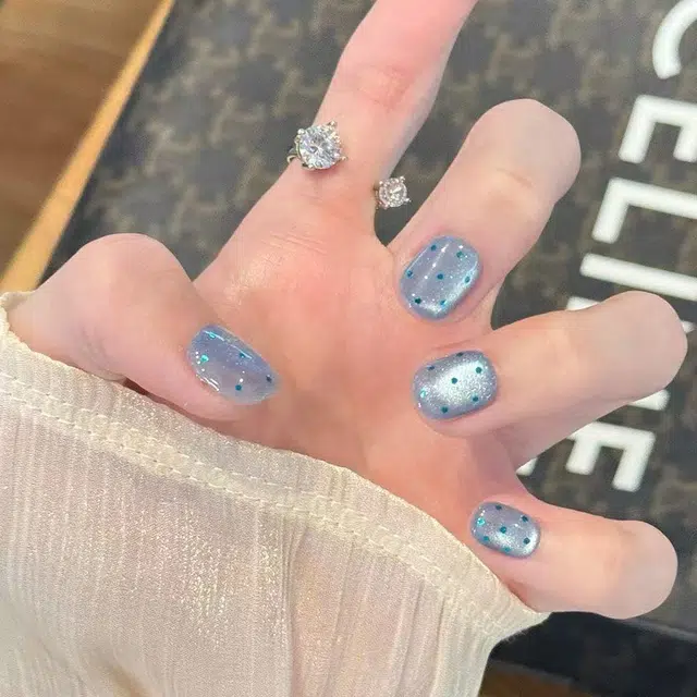 奥兰诺 纯手工穿戴甲短款蓝色手绘波点猫眼美甲简约显白穿戴甲  短款蓝色晕染 细闪