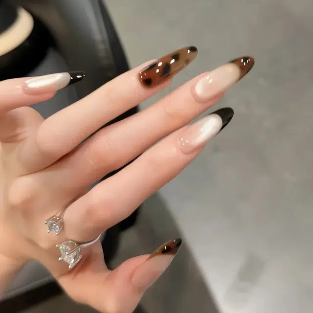 奥兰诺 指甲片猫眼穿戴甲高级简约法式豹纹穿戴甲甲片成品高端美甲贴  杏仁浅色晕染 法式