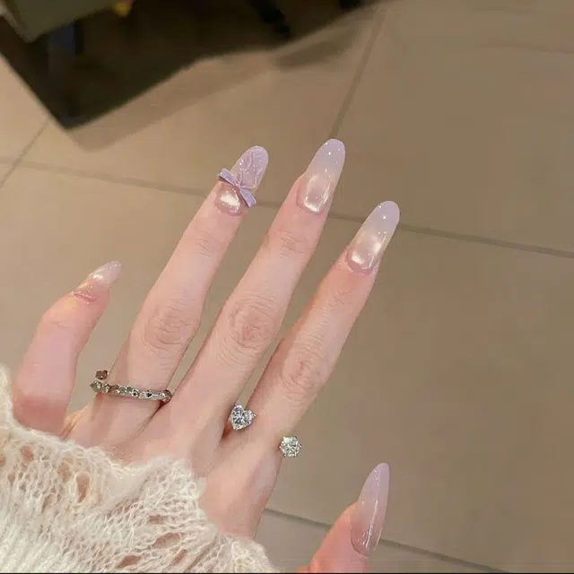 奥兰诺 紫色猫眼渐变美甲蝴蝶结设计高级感显白气质款穿戴甲追光玻璃珠  中梯紫色渐变 可爱