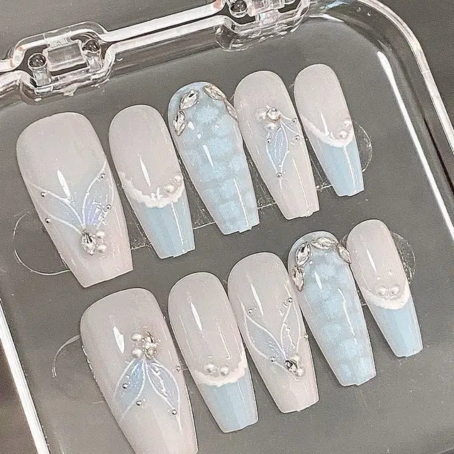 奥兰诺 小熊天使蝴蝶结穿戴甲波点可爱卡通甜美少女美甲珍珠爱心指甲贴片  梯型蓝色渐变