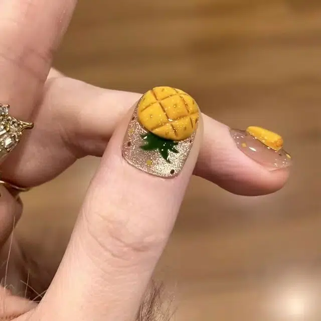 奥兰诺 夏季菠萝甜甜猫眼穿戴甲高级感穿戴甲甲片成品美甲贴片指甲片  短款浅色渐变 可爱