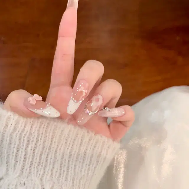 奥兰诺 穿戴甲粉嫩可爱蝴蝶结美甲贴片可拆卸穿戴甲甲片成品指甲贴  杏仁浅色晕染 镶钻