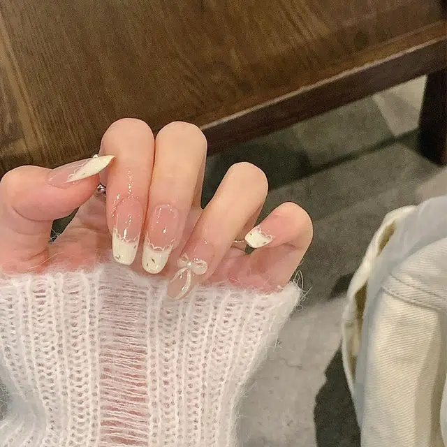 奥兰诺 奶油小碎花蕾丝花边穿戴甲可爱纯欲显白气质温柔美甲法式指甲  杏仁浅色渐变 可爱