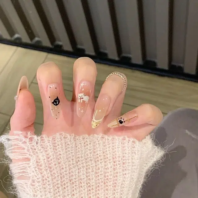 奥兰诺 可爱捣蛋鬼猫咪美甲法式卡通秋冬显白百搭气质穿戴甲少女心甜美  杏仁浅色渐变 可爱