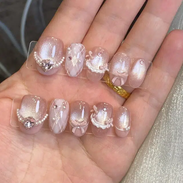 奥兰诺 玻璃珠纯欲粉色猫眼穿戴甲高颜值显白少女心洛可可美甲  短款浅色纯色 可爱