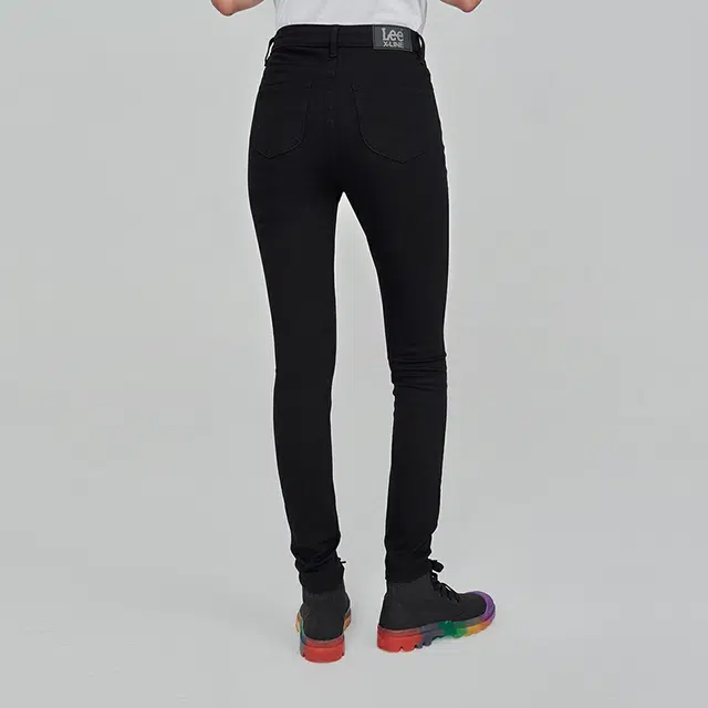 Lee FW23 419