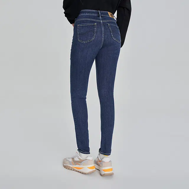 Lee FW23 419