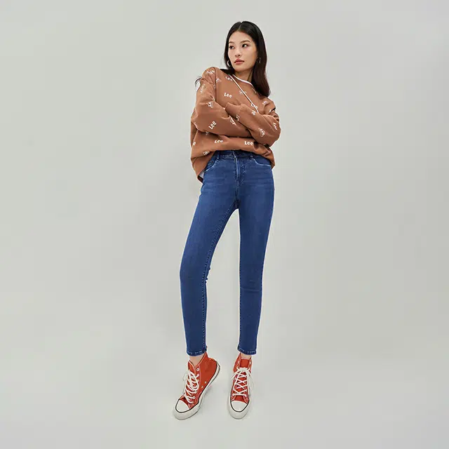 Lee FW23 419