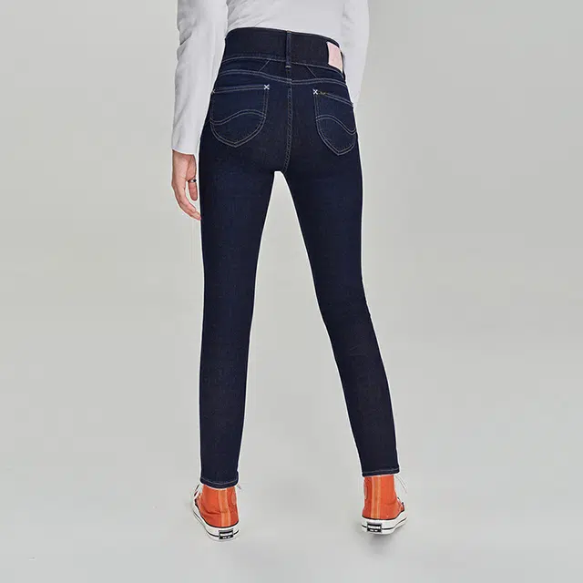 Lee FW23 419