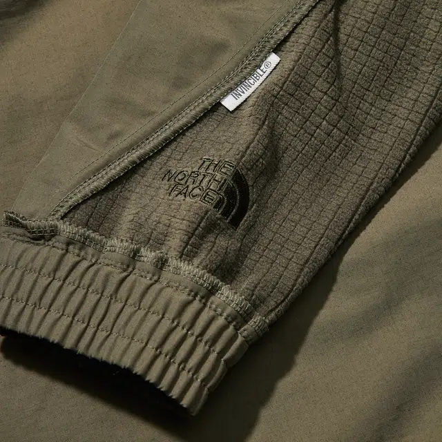 THE NORTH FACE INVINCIBLE