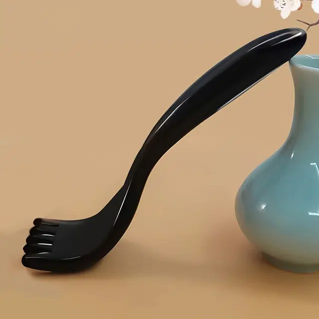 悦语 五爪头部按摩器黑水牛角长臂梳子经络头皮头疗疏通肩颈实用