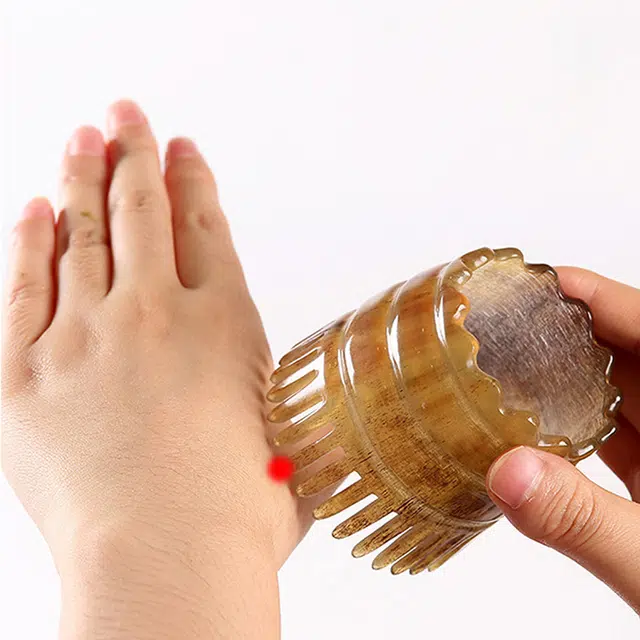 悦语 牛角梳按摩洗头梳刮痧板刮痧筒工具家用防静电抓头皮头部经络刷子 实用