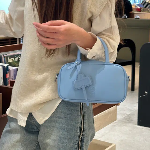 西木汀 绵绵 春夏小众简约少女感潮流时尚高级感百搭通勤必备 牛皮 波士顿包小方包斜挎包单肩包手提包 常规 女款 蓝色/黑色/银色