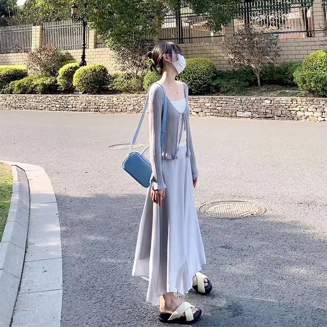 西木汀 绵绵 春夏小众简约少女感潮流时尚高级感百搭通勤必备 牛皮 波士顿包小方包斜挎包单肩包手提包 常规 女款 蓝色/黑色/银色