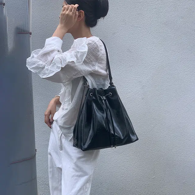 西木汀 相约 小众水桶包日常通勤高级感 牛皮 斜挎手提包 女款 深邃黑/米白色