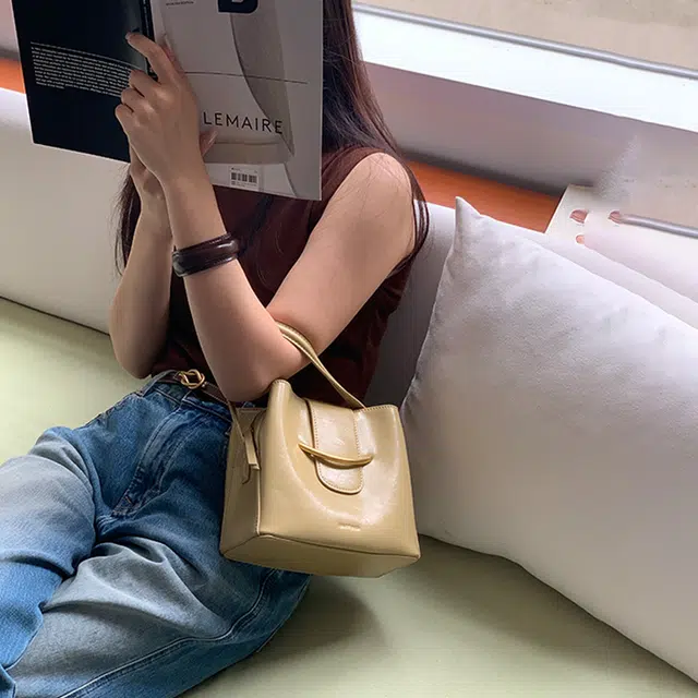 西木汀 妮娜 小众设计高级感上班族洋气菜篮子包通勤水桶包 牛皮 手提包 女款 日光黄/开心果白/深邃黑