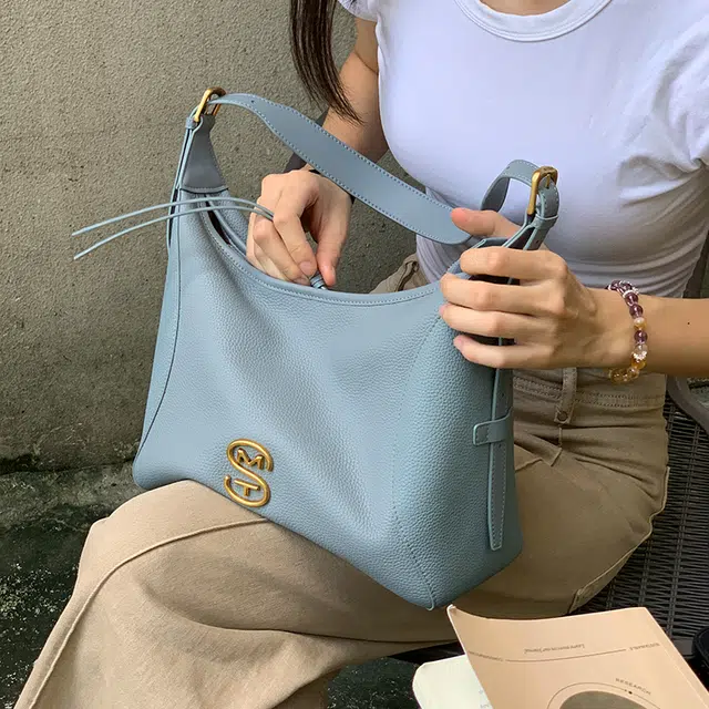 西木汀 静屿 小众设计高级感通勤百搭时尚腋下包 牛皮 斜挎单肩包 女款 水雾蓝/米白色/咖啡灰