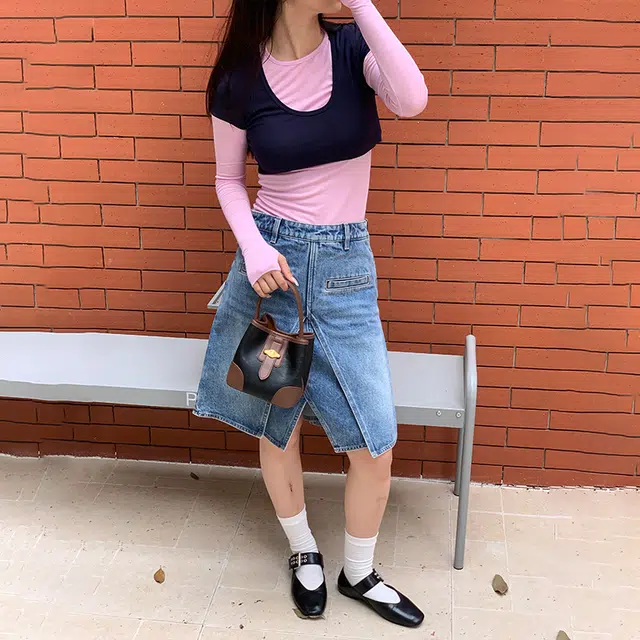 西木汀 无糖黑巧 小众品牌高级感设计斜挎腋下包小巧慵懒水桶包 牛皮 单肩手提包 小号 女款 深邃黑/雾霾蓝