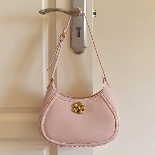 西木汀 泡芙塔可 高级感小众设计复古山茶花锁扣 牛皮革 单肩包 常规 女款 多色