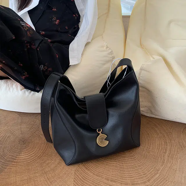 西木汀 戚风 小众设计高级感简约百搭时尚通勤水桶包 牛皮 斜挎单肩包 大号 女款 多色