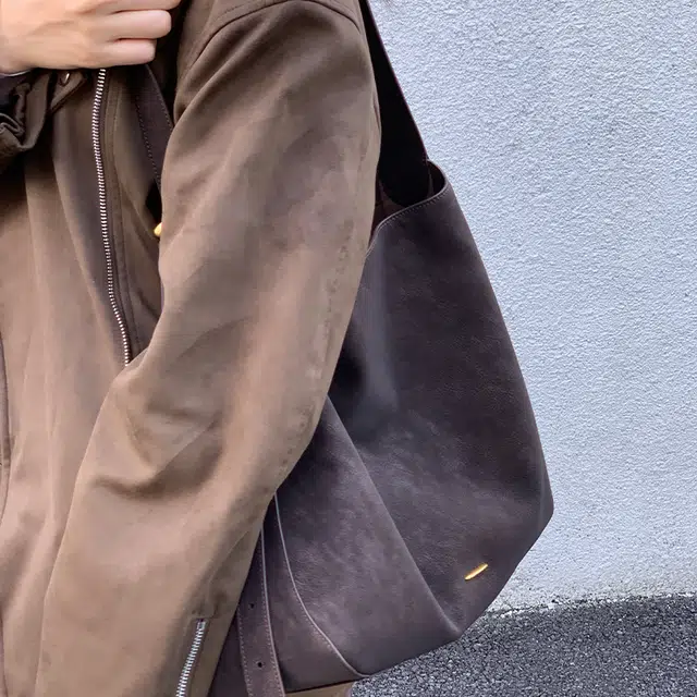 西木汀 静夜 小众设计高级感通勤简约百搭 牛皮 水桶包单肩包 大号 女款 深咖啡/暖驼棕