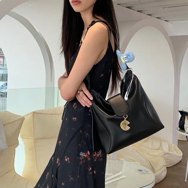 西木汀 戚风 小众设计高级感简约百搭时尚通勤水桶包 牛皮 斜挎单肩包 大号 女款 多色