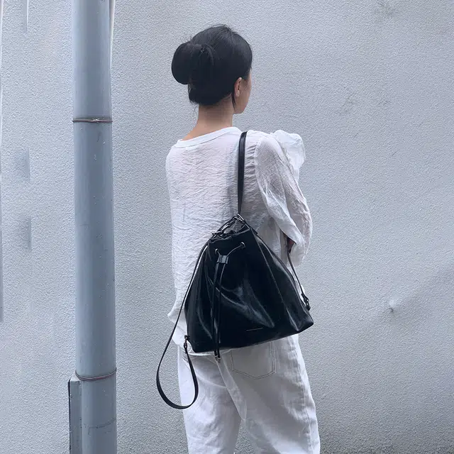 西木汀 相约 小众水桶包日常通勤高级感 牛皮 斜挎手提包 女款 深邃黑/米白色