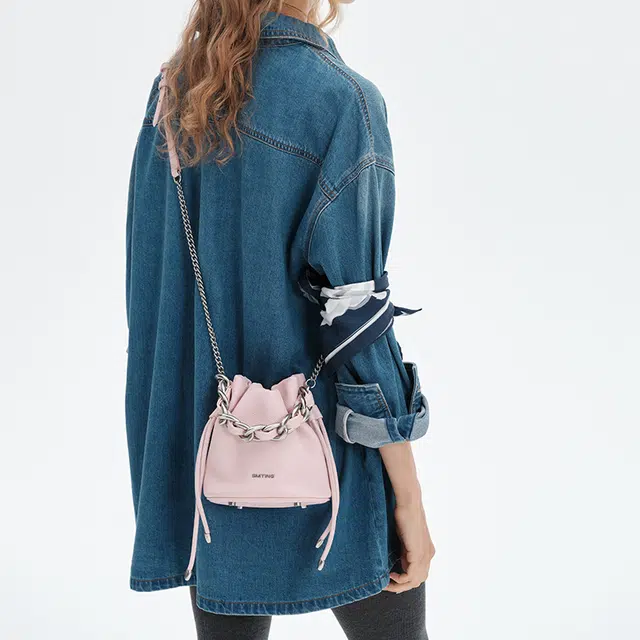 西木汀 时光梦 小众设计高级感链条水桶包潮流时尚 牛剖层皮革 手提包单肩斜挎包 常规 女款 雾霾蓝/樱花粉