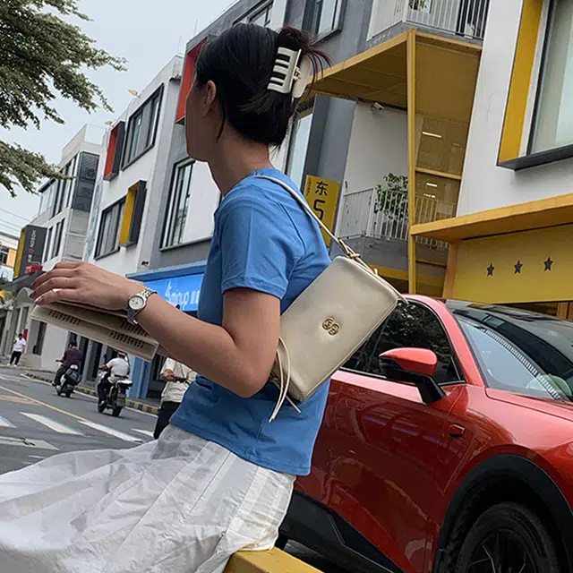 西木汀 迷雾 高级感小众设计枕头包百搭休闲腋下包 牛皮 波士顿包单肩包 小号 女款 多色