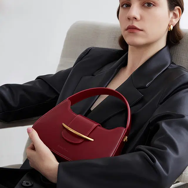 西木汀 小众设计师品牌百搭简约通勤婚包 牛皮 单肩斜挎手提包 小号 女款 高级红